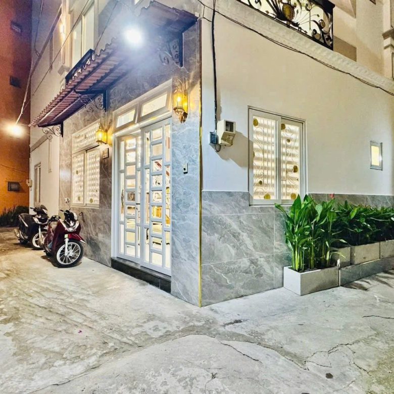 Ban nha can goc 4 tang Thich Quang Duc Phuong Duc Nhuan Phu Nhuan